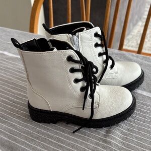 NEW Sincerely Jules White Boots